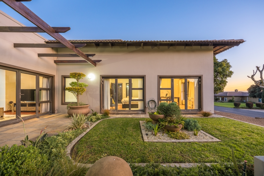 4 Bedroom Property for Sale in Klein Zevenwacht Western Cape